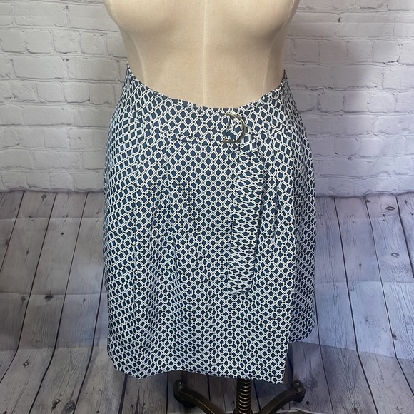 H&M Skirt Blue Pattern Size 16 - Picture 2 of 4